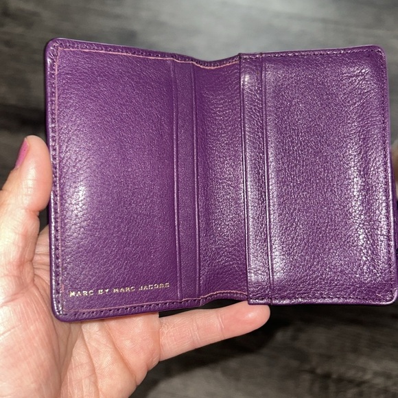 Marc by Marc Jacobs, purple wallet handbag - Picture 2 of 3